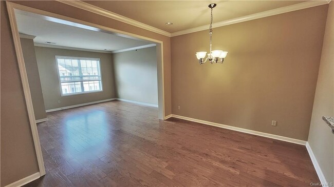 Building Photo - 302 Canter Ct