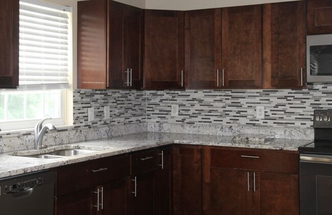 Building Photo - 2907 Bentbrook Dr