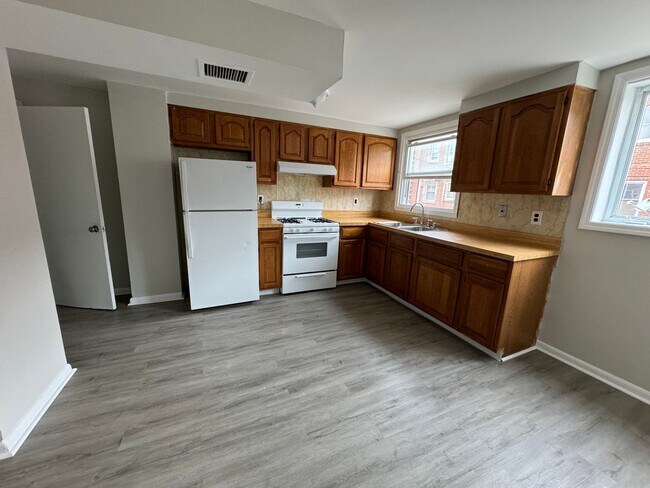 Building Photo - Updated 3BR House Available for Rent