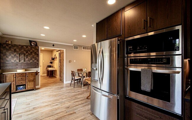 Foto del edificio - 600 Liddon Ave