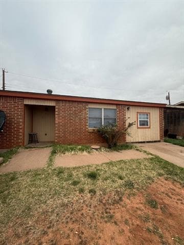 Building Photo - 2402 Shotgun N