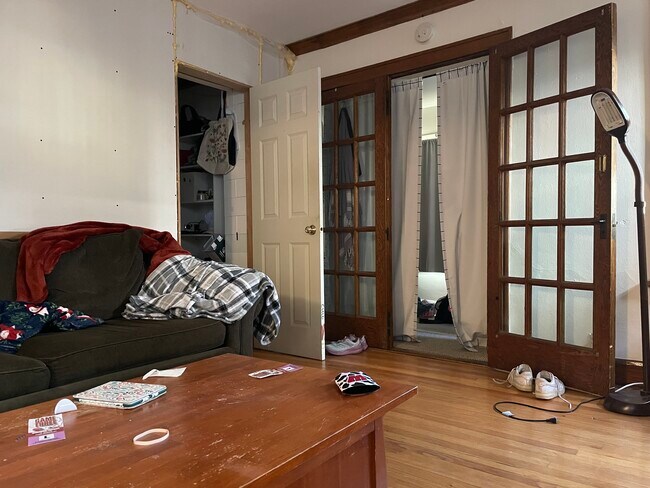 Foto del edificio - 107 Lathrop St