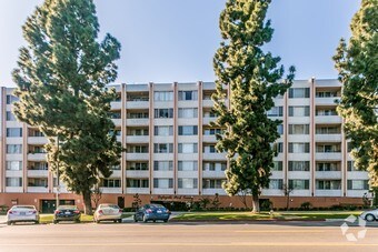 Foto principal - 421 S La Fayette Park Pl