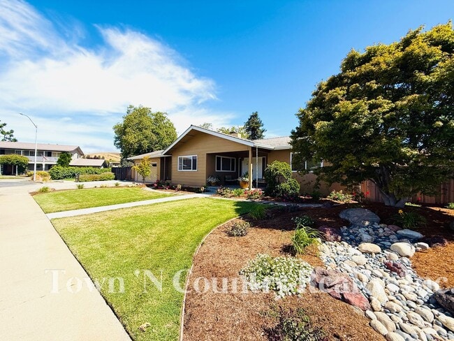 Building Photo - 22369 Ferdinand Ct