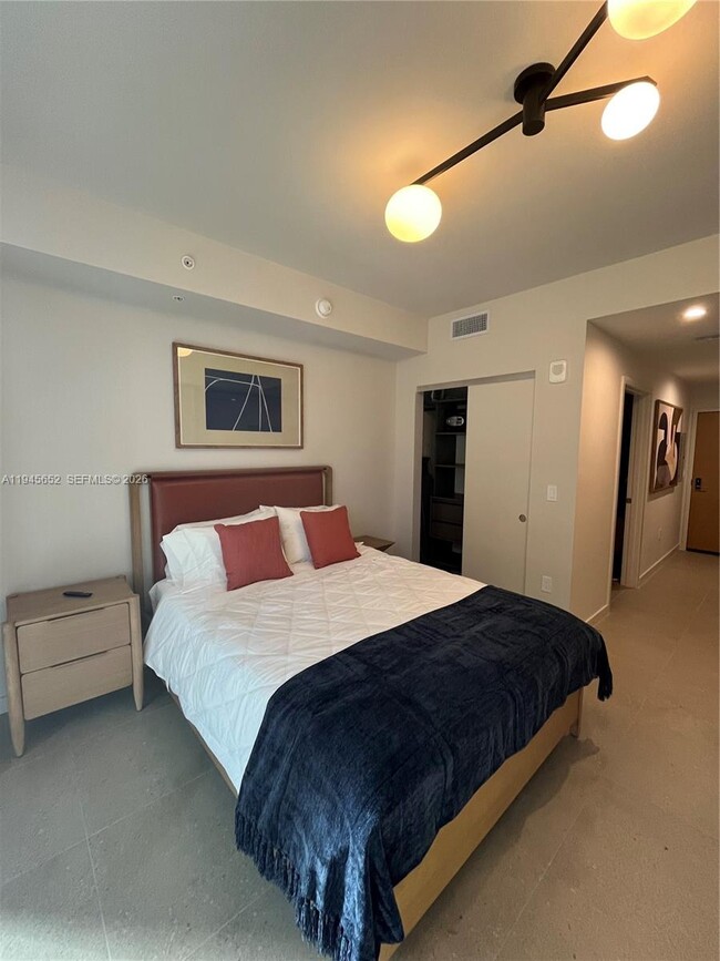 Building Photo - 11 NE 6th St