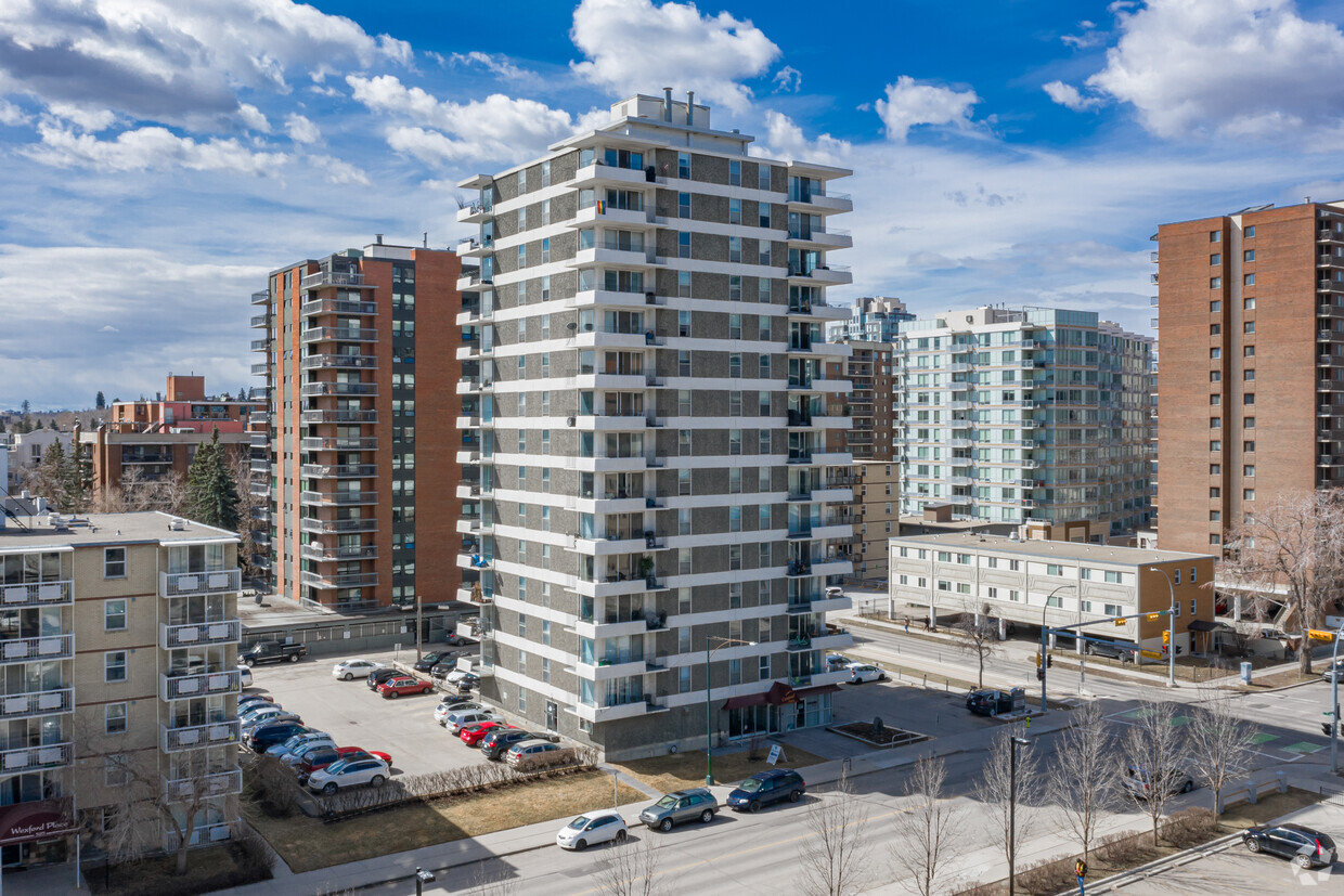 Primary Photo - Central Towers