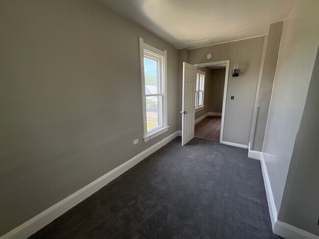 Foto del edificio - 2325 N Erie St