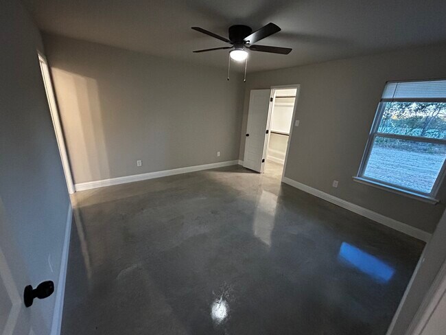 Foto del edificio - 10028 W Hwy 199