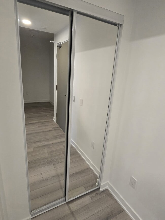 Building Photo - 15 Skyridge Dr