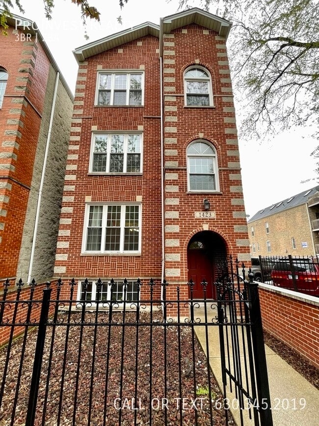 Building Photo - 1423 W Cortez St