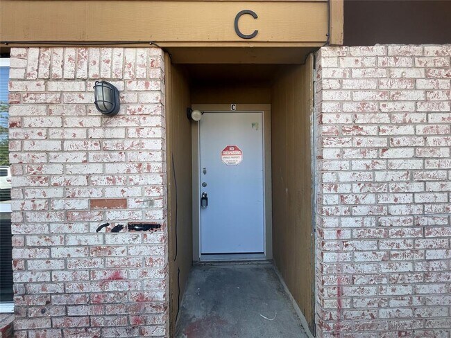 Foto del edificio - 2619 Ektom Dr