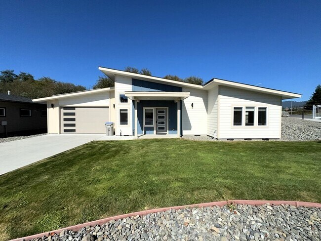 Building Photo - Senior Living Community (55+) - Built In 2...