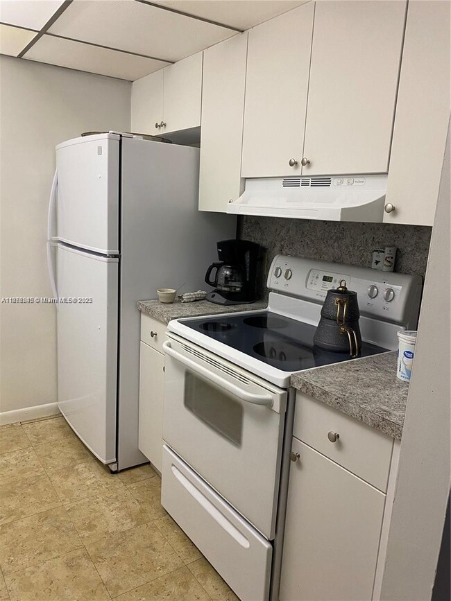 Foto del edificio - 13355 SW 9th Ct