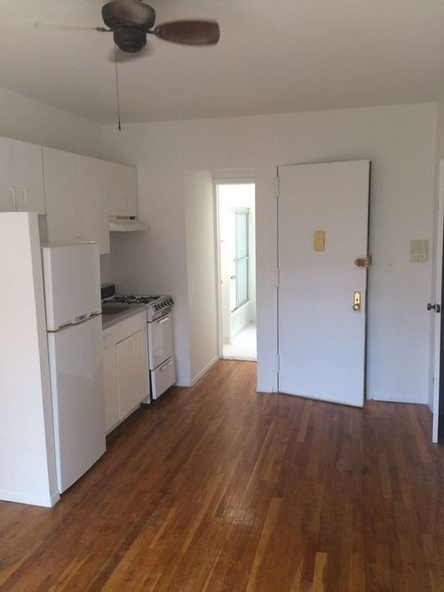 Foto del edificio - 216 E 17th St
