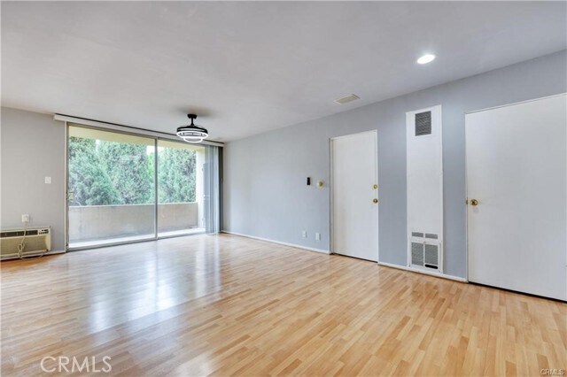 Building Photo - 514 S Harvard Blvd