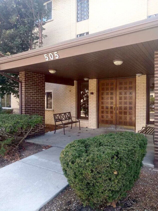 Primary Photo - 505 S Cleveland Ave