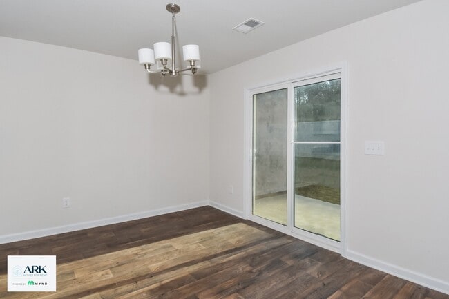 Building Photo - 307 Longstone Ct