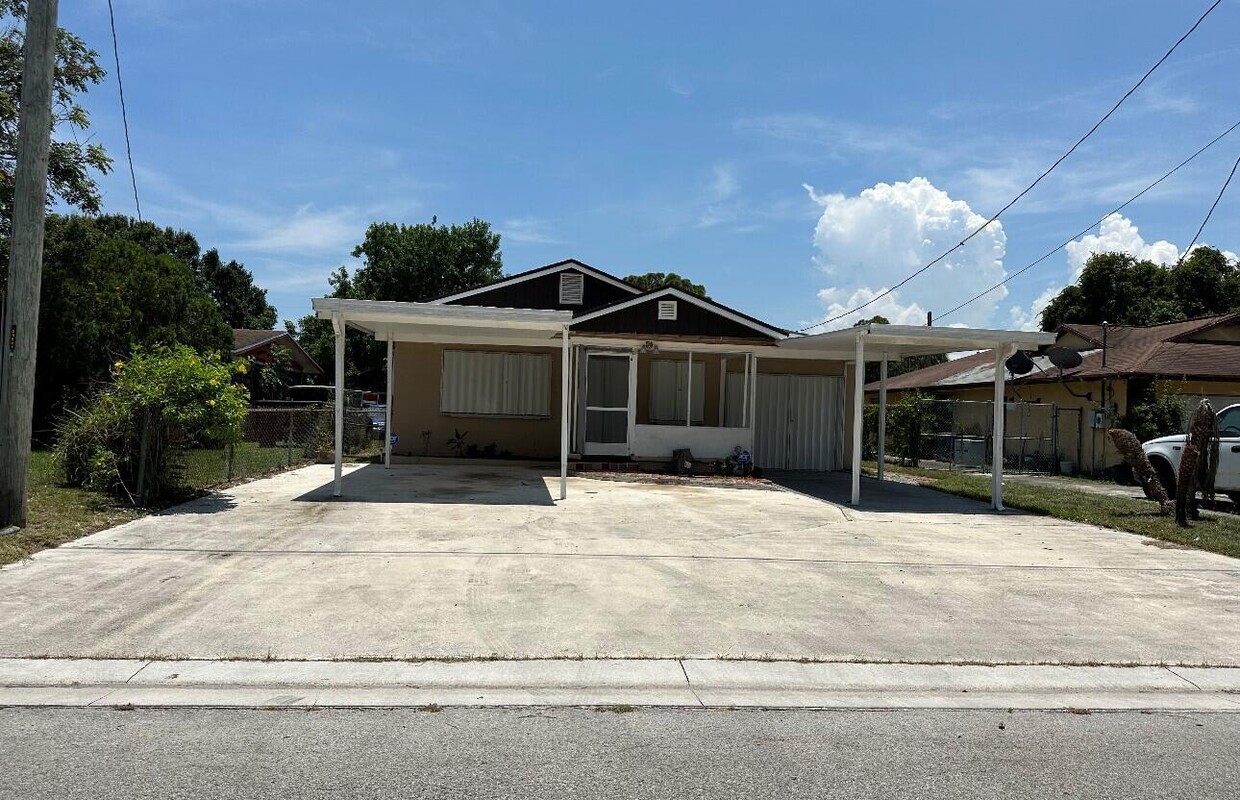 Primary Photo - 2511 Ave H
