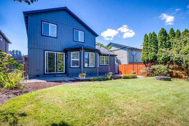 Building Photo - Central Air Anyone?  Amazing 3 Bedroom 2.5...