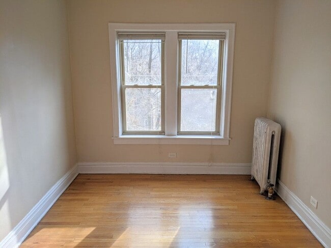 Building Photo - 908 Reba Pl