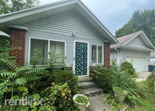Primary Photo - 2 br, 1.5 bath House - 4612 Vernon Ave