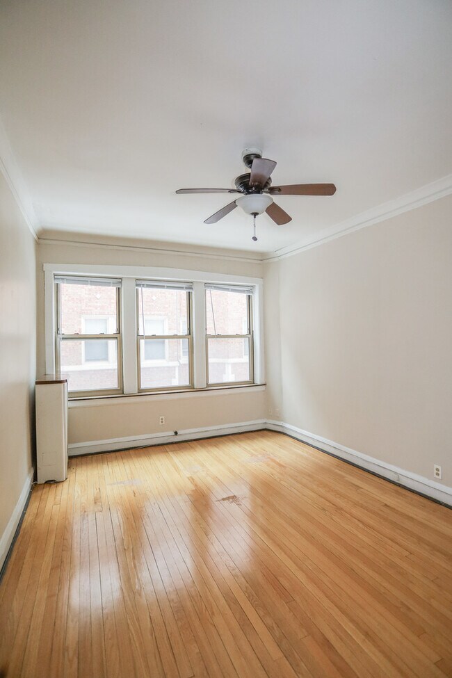 Foto del edificio - 7703 N Sheridan Rd