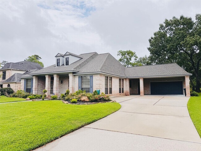 Building Photo - 20402 Sunny Shores Dr