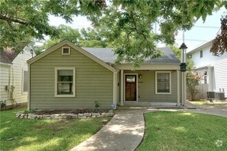Building Photo - 2208 Newfield Ln
