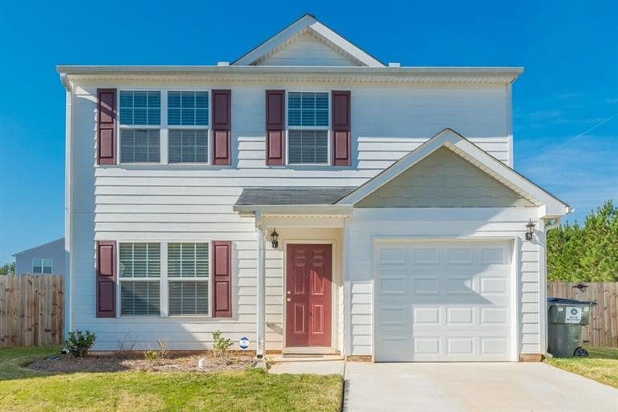 Primary Photo - Look no further this 2 year old home is a ...