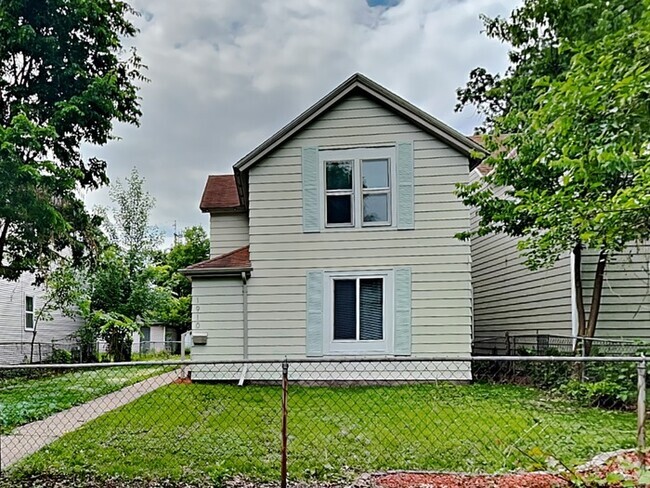 Building Photo - 1910 W Chelton Ave