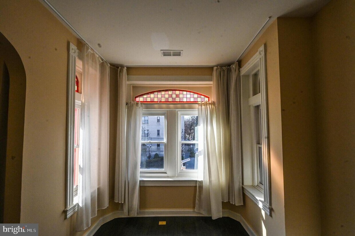 Primary Photo - 1517 17th St NW