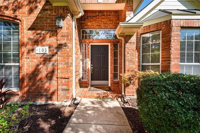 Foto del edificio - 105 Tiburon Ct