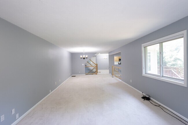 Building Photo - 445 Captain Eames Cir