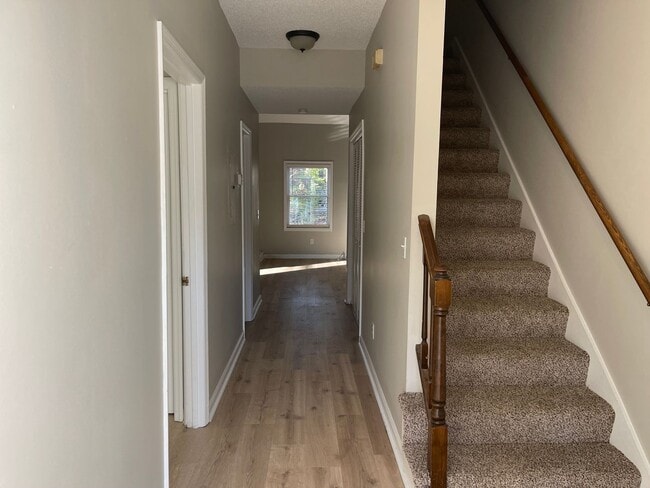 Building Photo - Centrally located to BNA, Percy Priest Lake, Nashville Star, Downtown Nashville