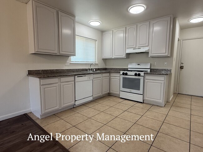 Foto del edificio - 7927 Albion Way