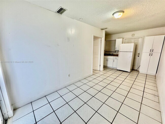 Foto del edificio - 734 E 41st St