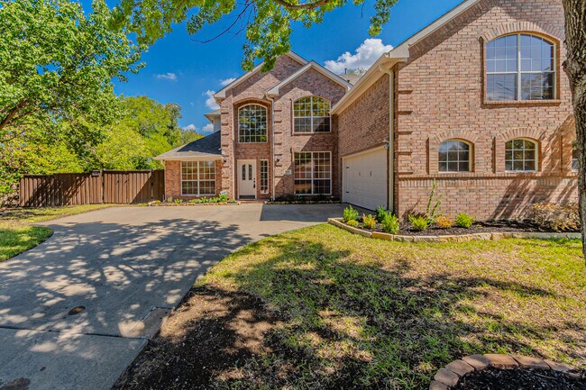 Building Photo - 3098 Greenfield Dr