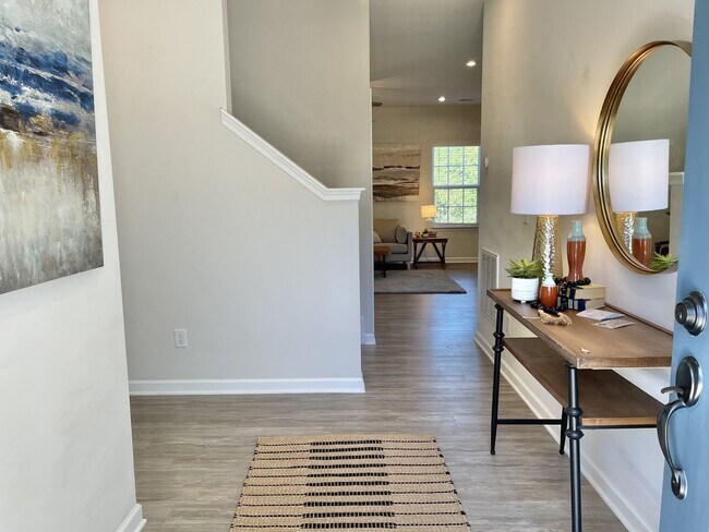 Foto del edificio - Beautiful 4 Bedroom/2.5 Bathroom home loca...