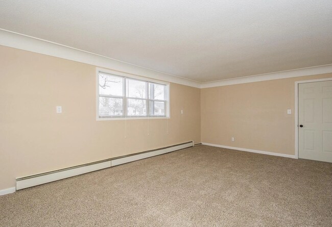Foto del edificio - Spacious 3 Bedroom Garden Level Duplex