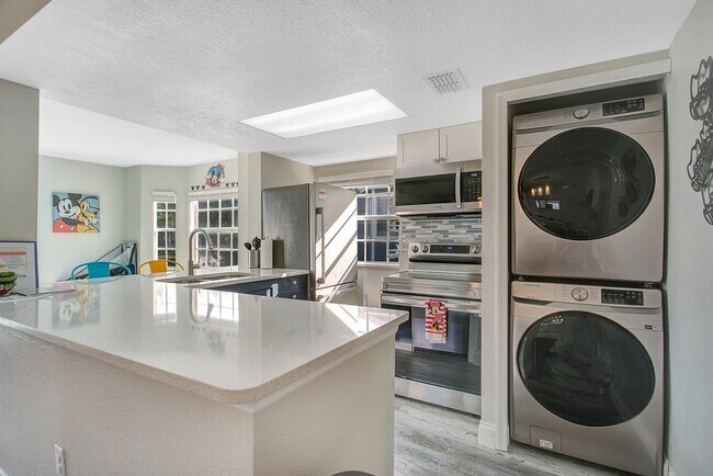 Building Photo - 141 Coco Plum Dr