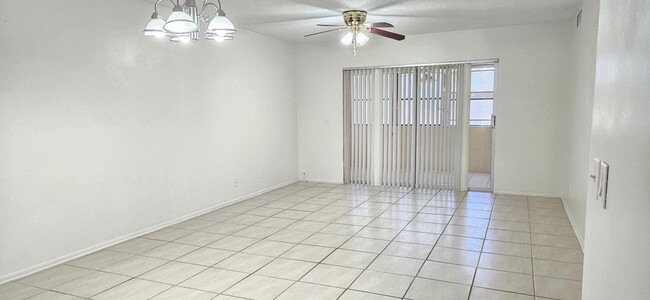 Foto del edificio - 12003 Poinciana Blvd