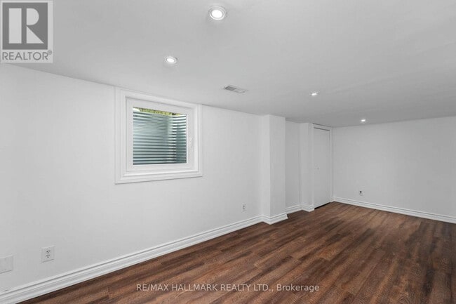 Building Photo - 412 Coxwell Ave