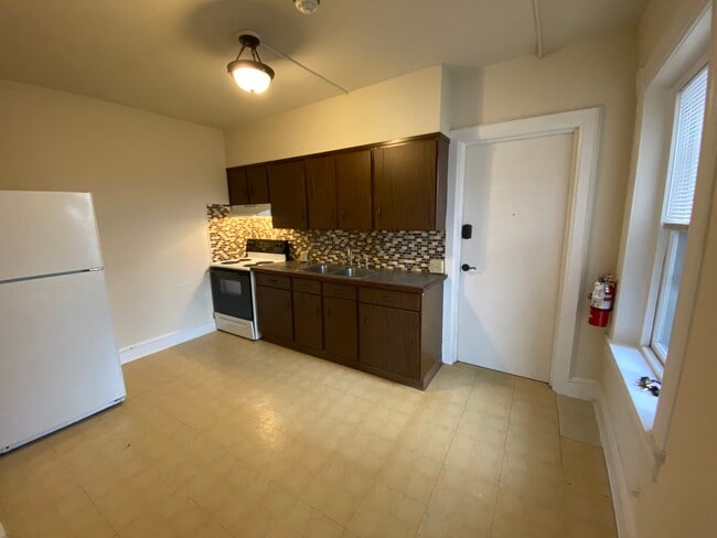 Building Photo - Aldine Apartments