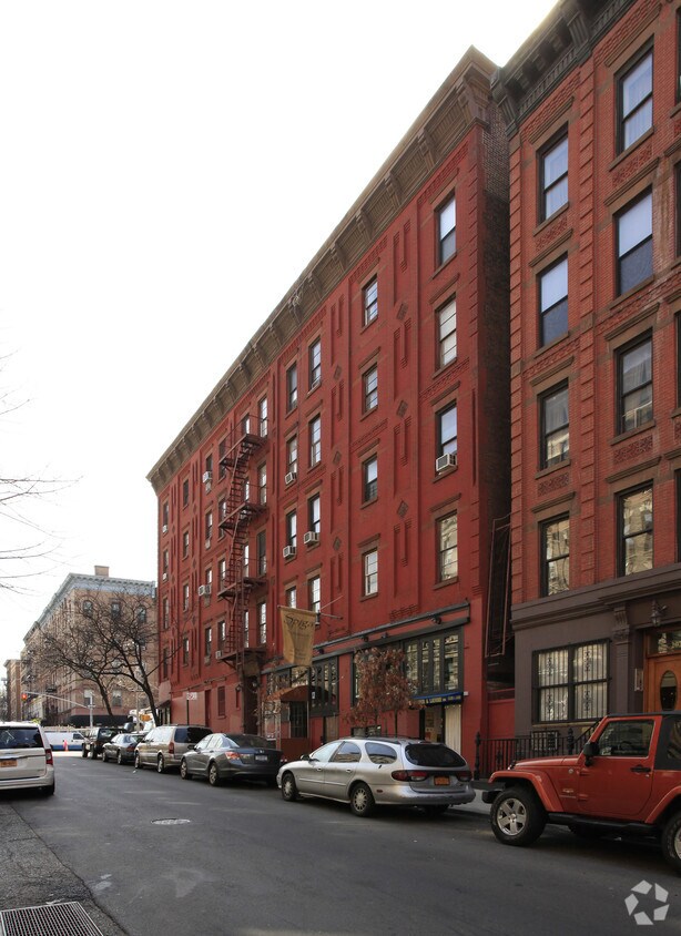 Building Photo - 200 W 84th St
