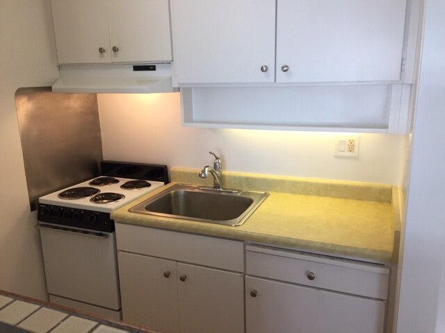 kitchen - 2 Anchor Dr