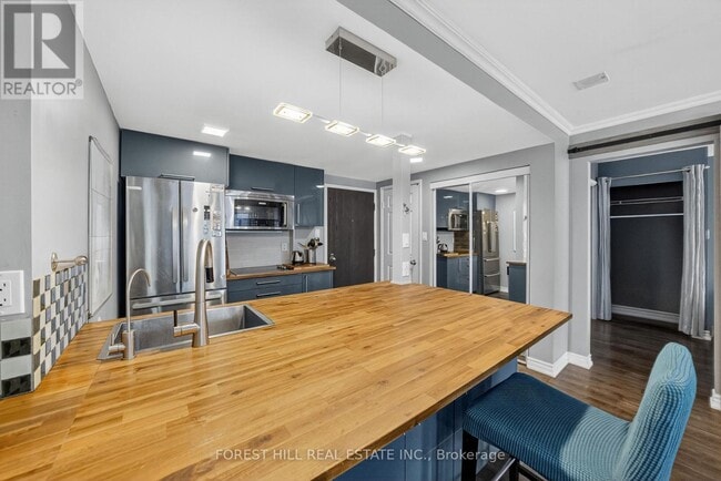 Photo du bâtiment - 44-1744 Gerrard St W