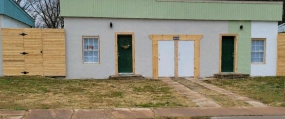 Primary Photo - 404 NW 3rd St