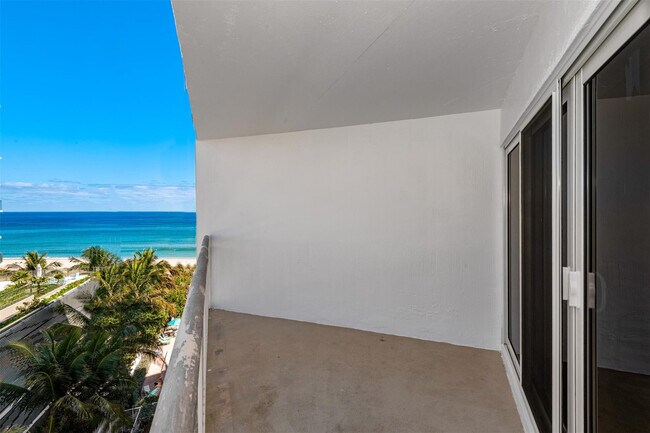 Foto del edificio - 710 N Ocean Blvd