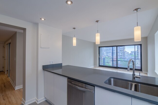 Building Photo - 3435 Rue Drummond