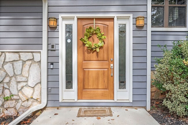 Building Photo - 6841 Woodcreek Ln